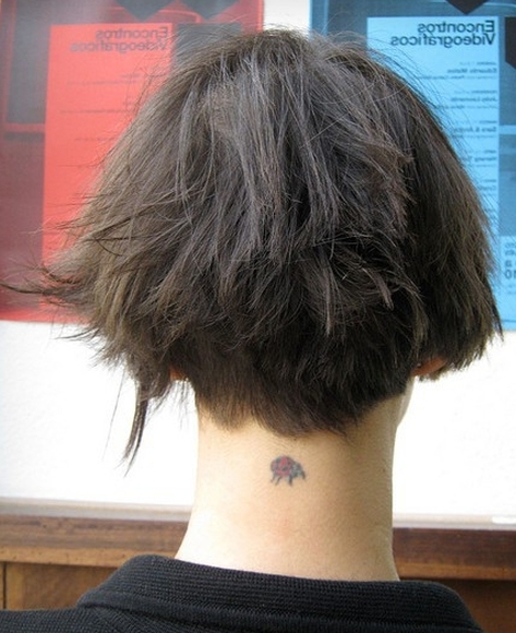 asymetryczne fryzury krótkie uczesanie damskie zdjęcie numer 114A